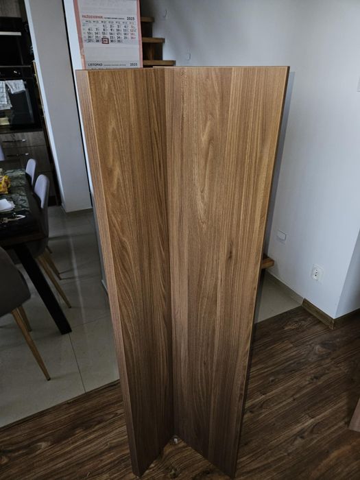 Sprzedam 4- półki w dobrym stanie.
Wymiary: 148 × 34 × 25 cm.

Sprzeda