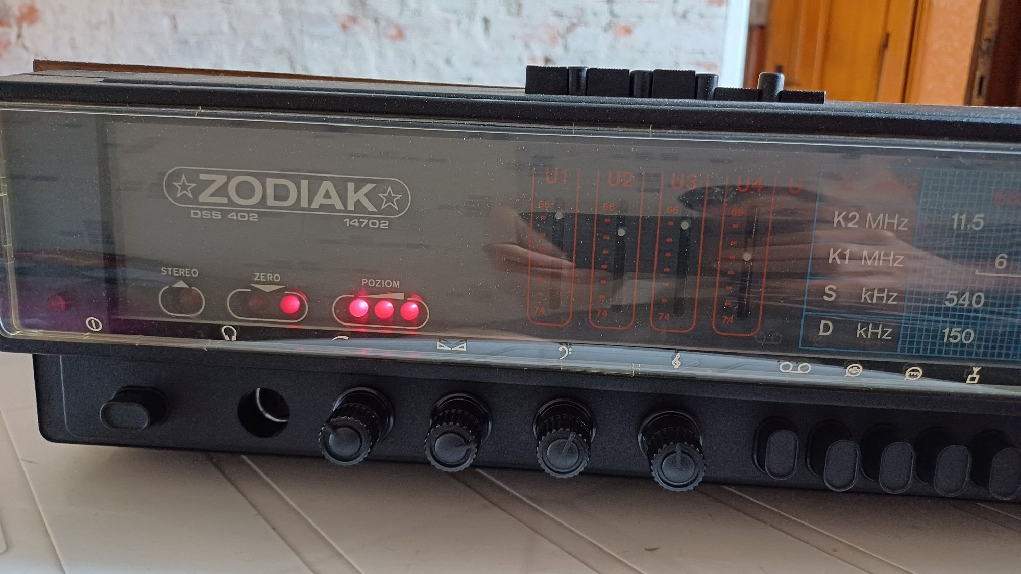Sprzedam ampituner ZODIAK   DSS402.