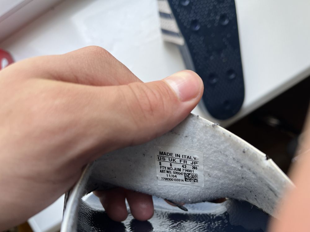 Тапочки Адидас (Adidas) сделано в италии