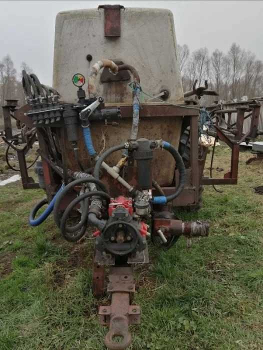 Оприскувач прицепний ОП-2000 - 18 м. в ідеальному робочому стані