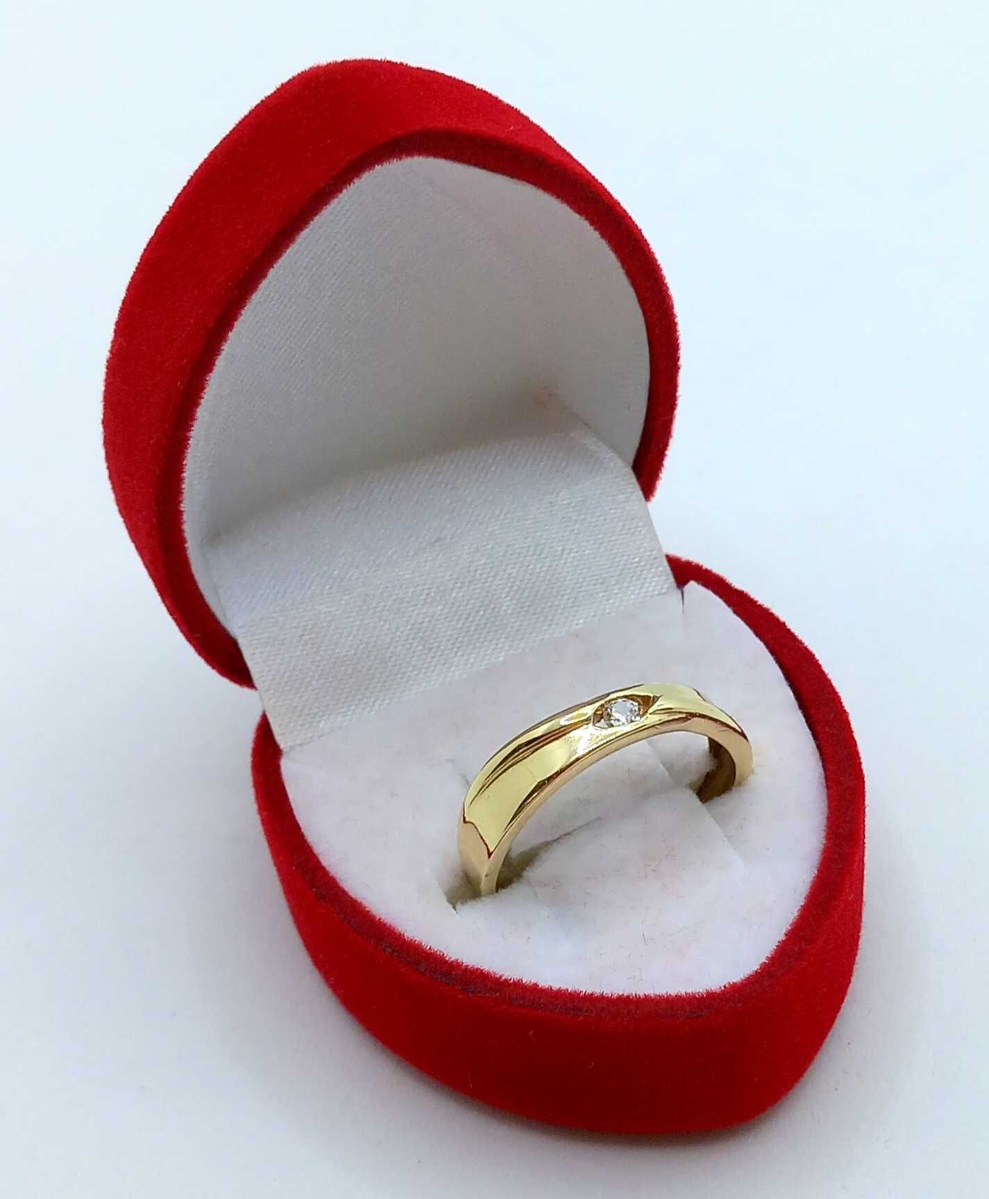 Złoty pierścionek z Cyrkonią PR.585 W:1,96gr R.11 ,