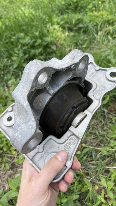 Подушка двигнуа volvo xc 60 31480549