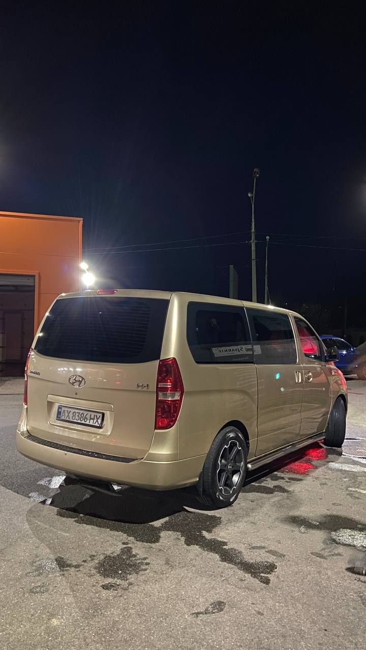 Продам бус hyundai H1 starex