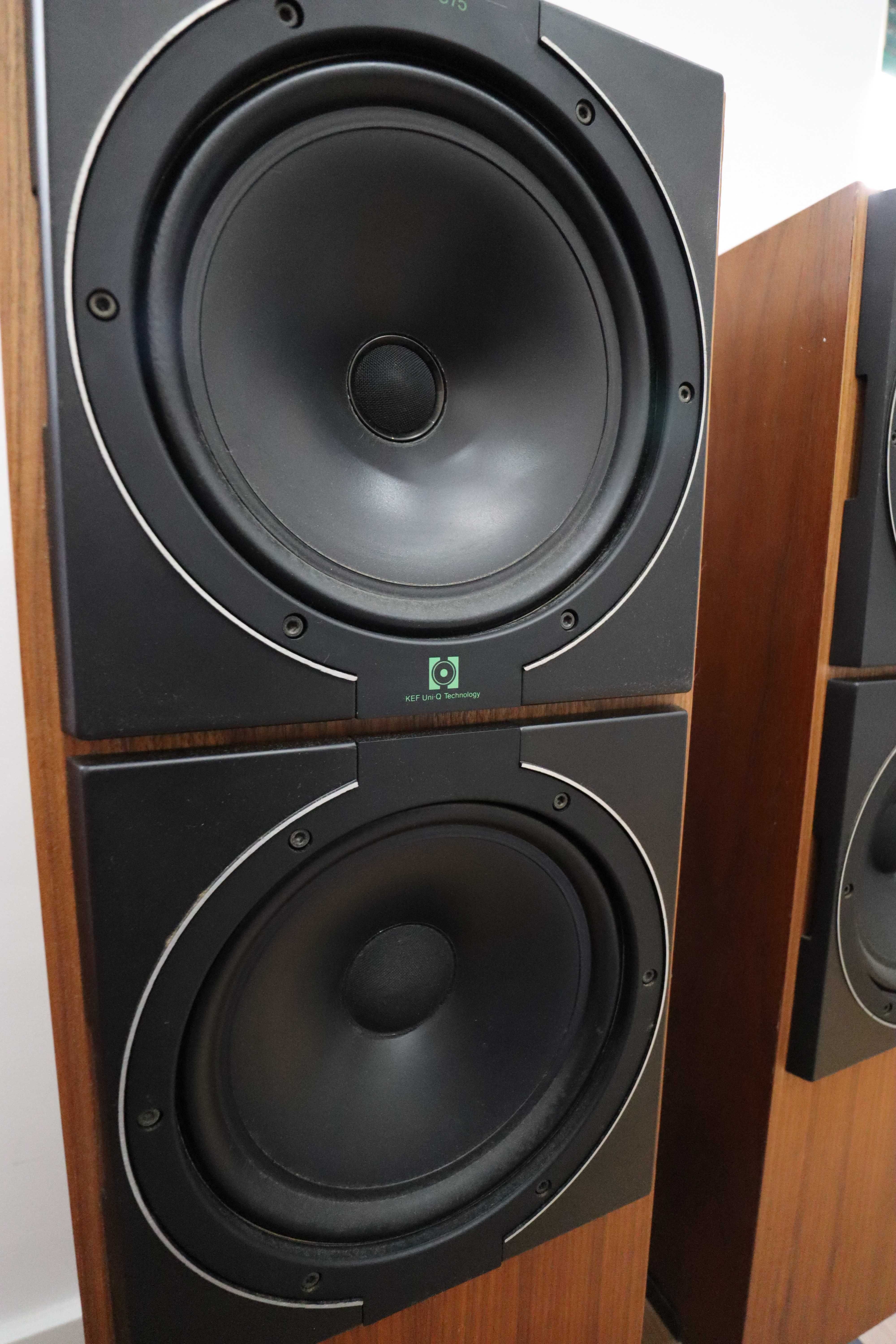 Par de colunas KEF C75