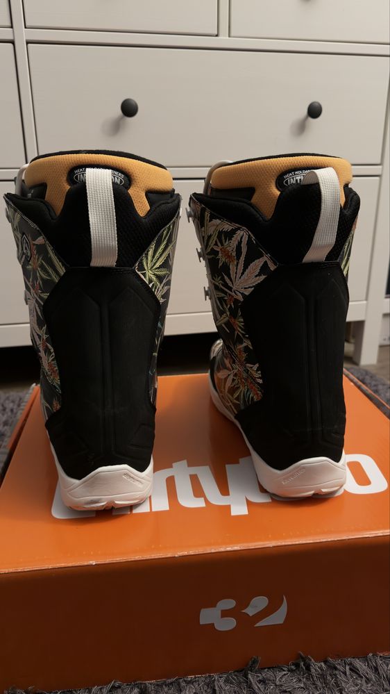 Buty Thirtytwo 20’ M Lashed Black/Aloha 10.5(44)