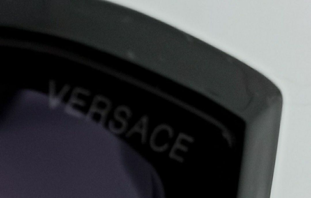 Versace хитовые очки унисекс черные глянцевые серый логотип