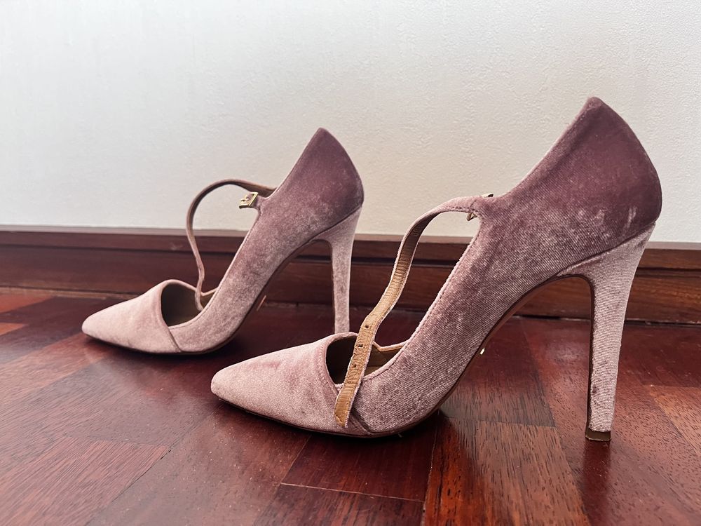 Sapato salto rosa bebé 37.5 70€