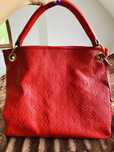Totebka LV…………………