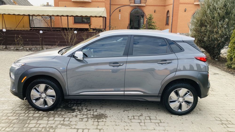 Hyundai KONA EV SEL 64 кВт