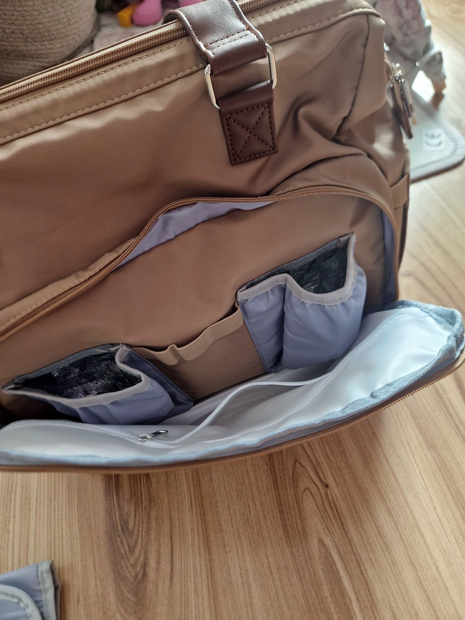 Duża torba mommy bag dla mamy i dziecka plus mata do przewijania