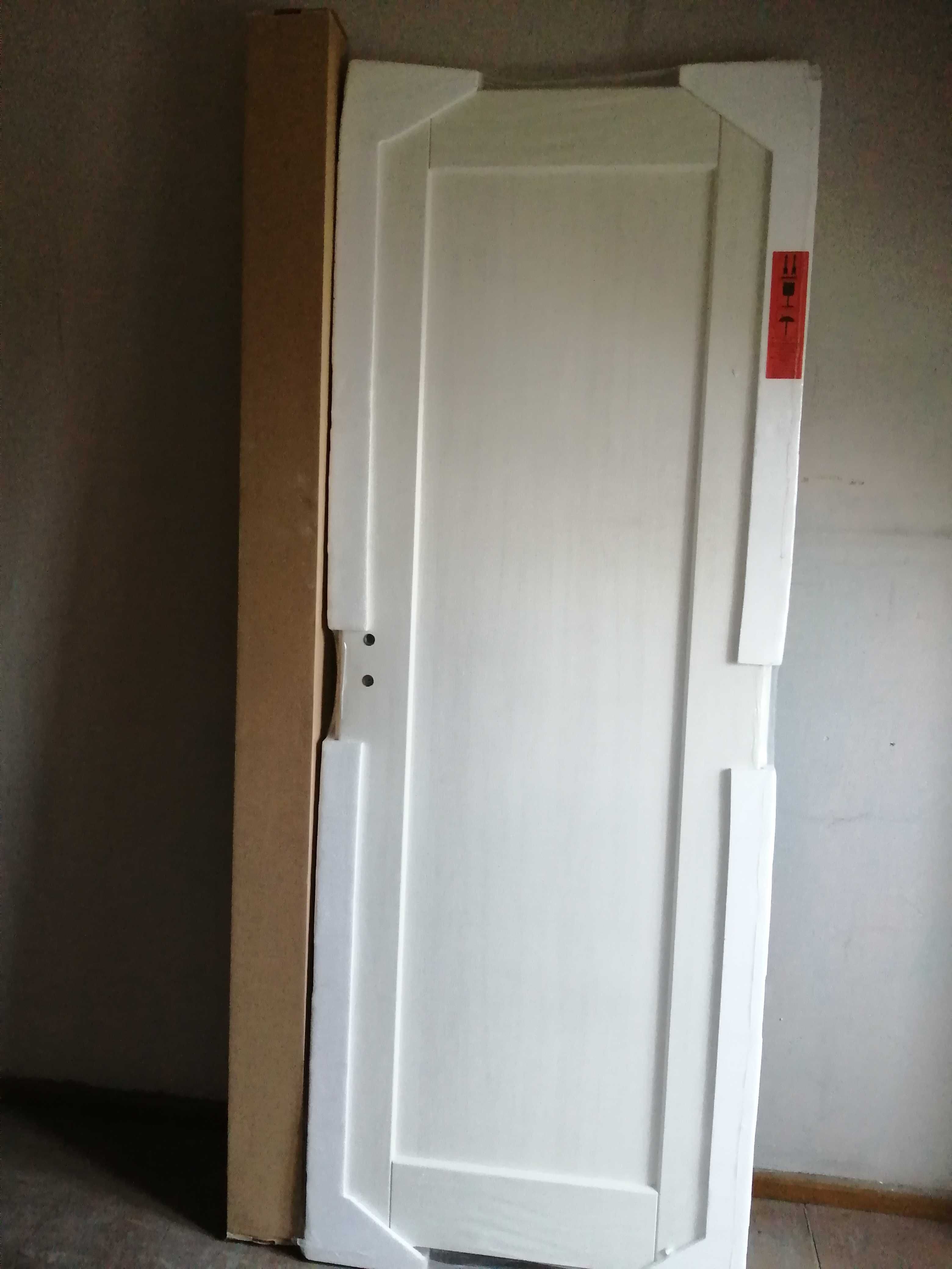 Drzwi łazienkowe nowe z ościeżnica 70 cm
