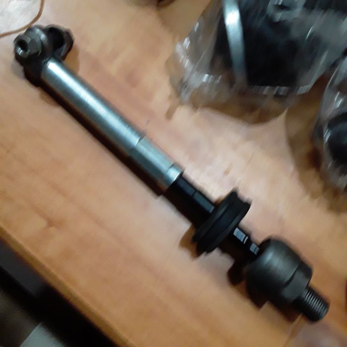 Продам рульову тягу на BMW e30