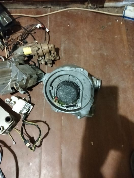 Запчастини до котла вайлант т5 постою невідправляю.