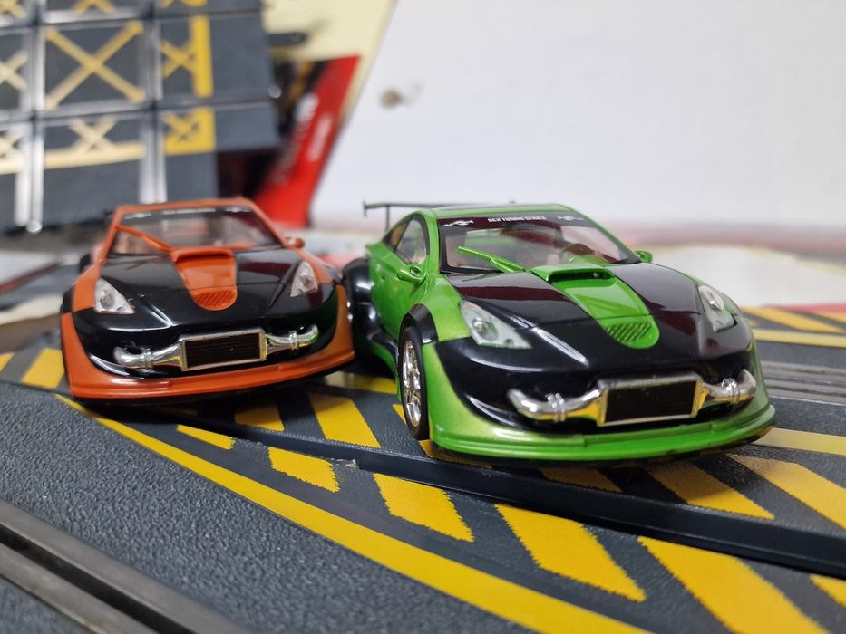 Vendo pista de corrida scx tunning + conjunto de curvas deslizantes