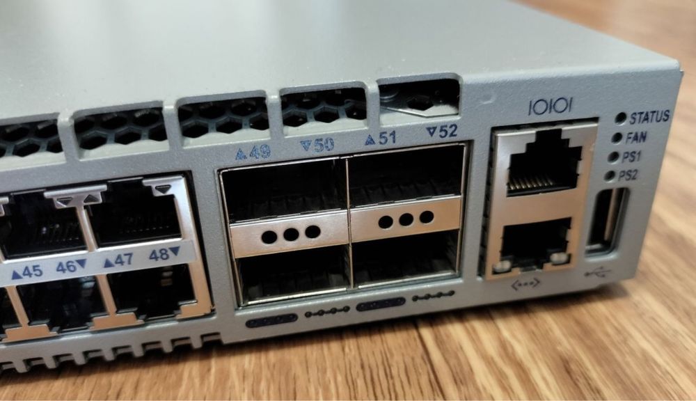Коммутатор Arista  DCS-7050TX-64