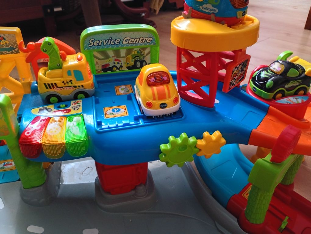 Vtech garaż tory rampy autka tut tut
