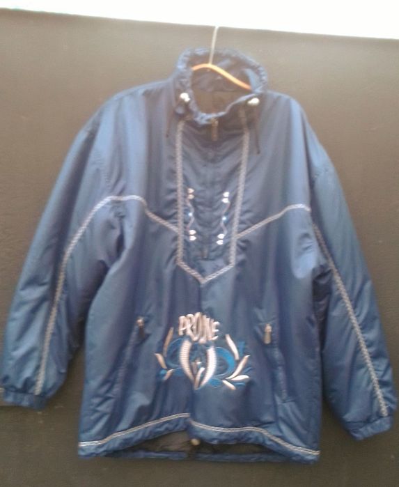 Продам куртку анорак без застібки .