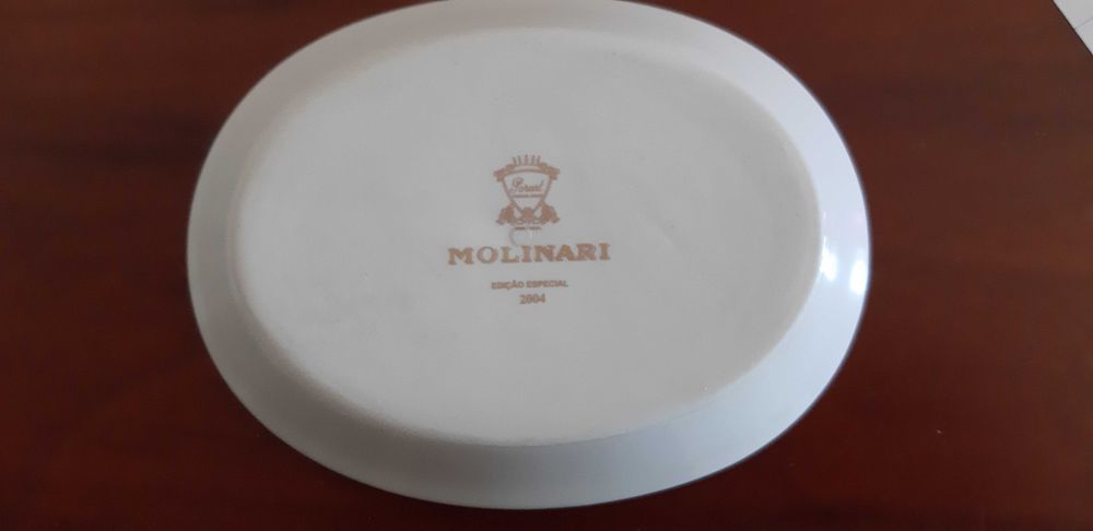 Peça de porcelana com Caravela, edição especial