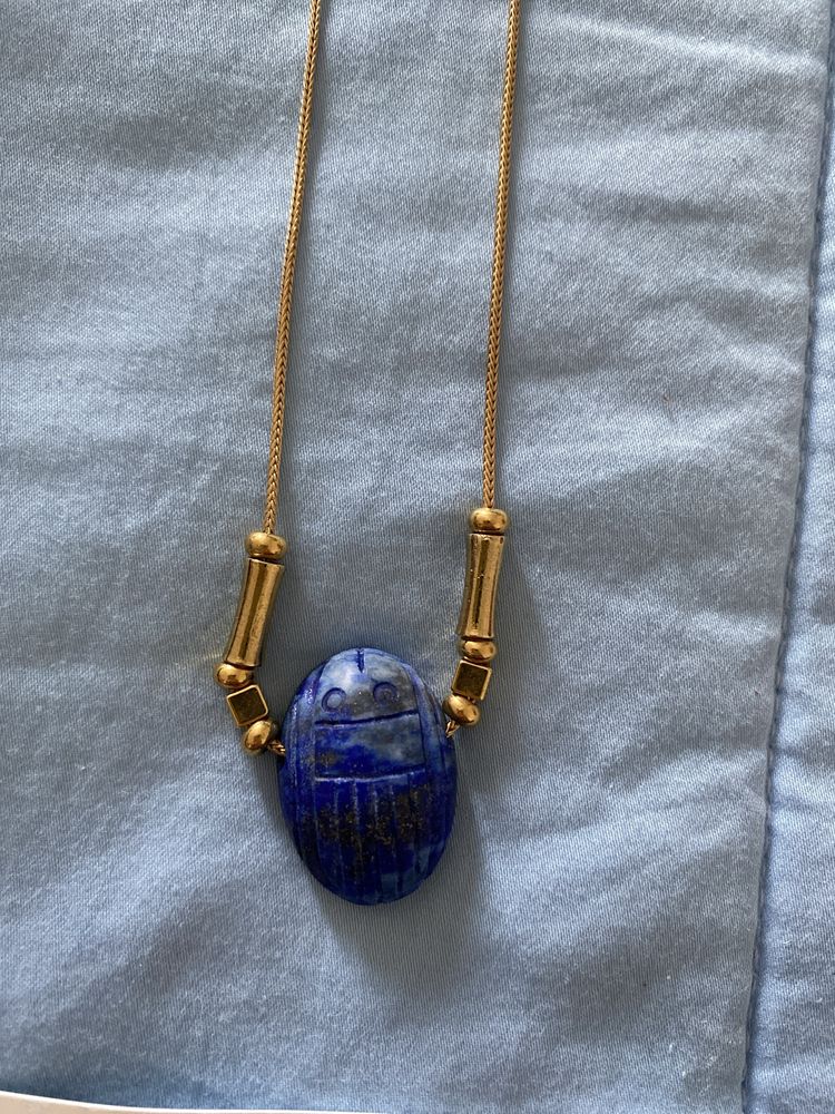 Pendente escaravelho egípcio em lapis lazuli