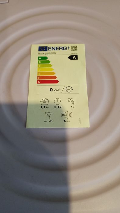 Pralka turystyczna 8 litrów, możliwość załadunku 1,1 kg.