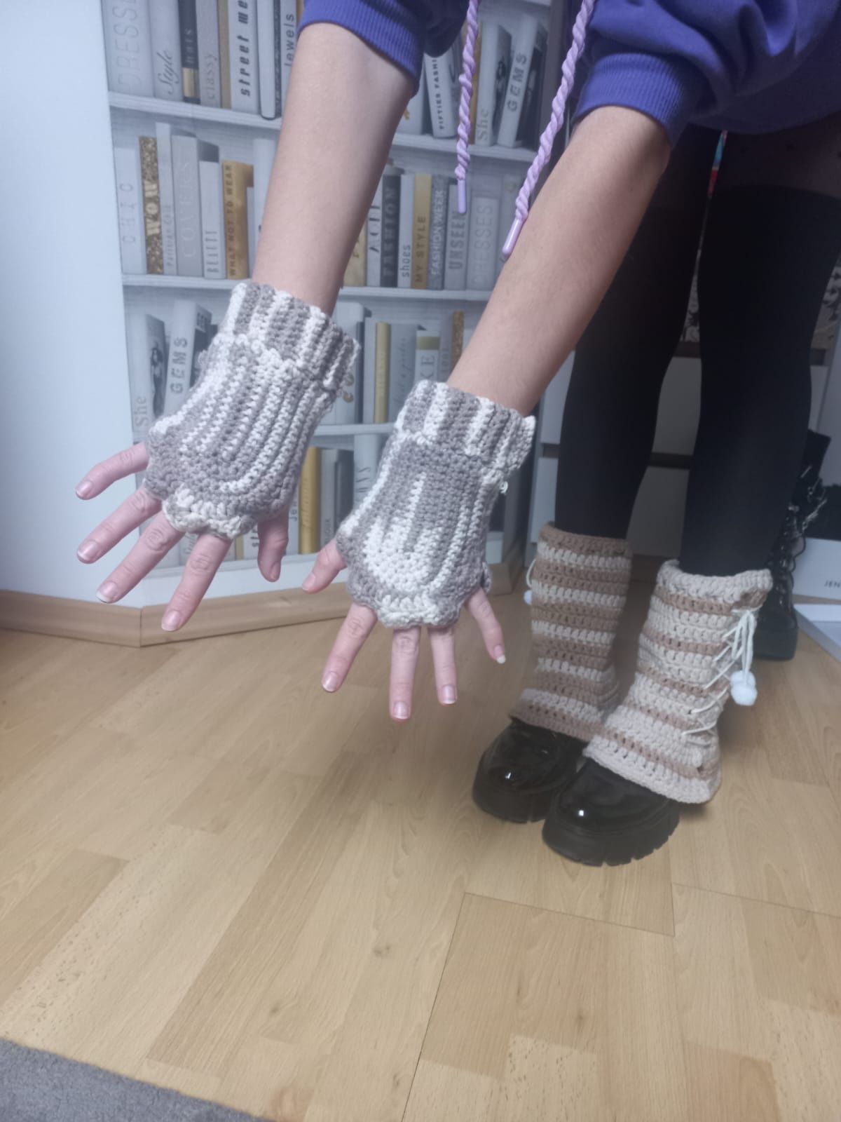 Zestaw rękawiczki i getry - hand made na szydełku