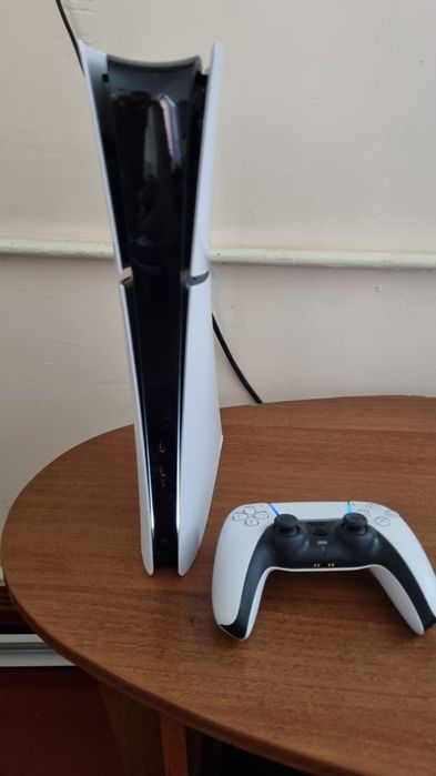 Продам Playstation 5 Slim 1tb