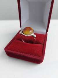 серебряное кольцо  с натуральным янтарем