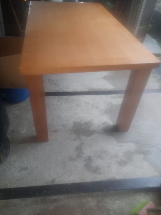 Stół i krzesła używane