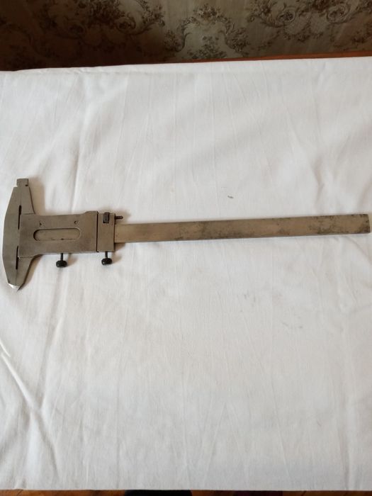 Продам штангенциркуль , клеймо ЛИЗ на 250 мм