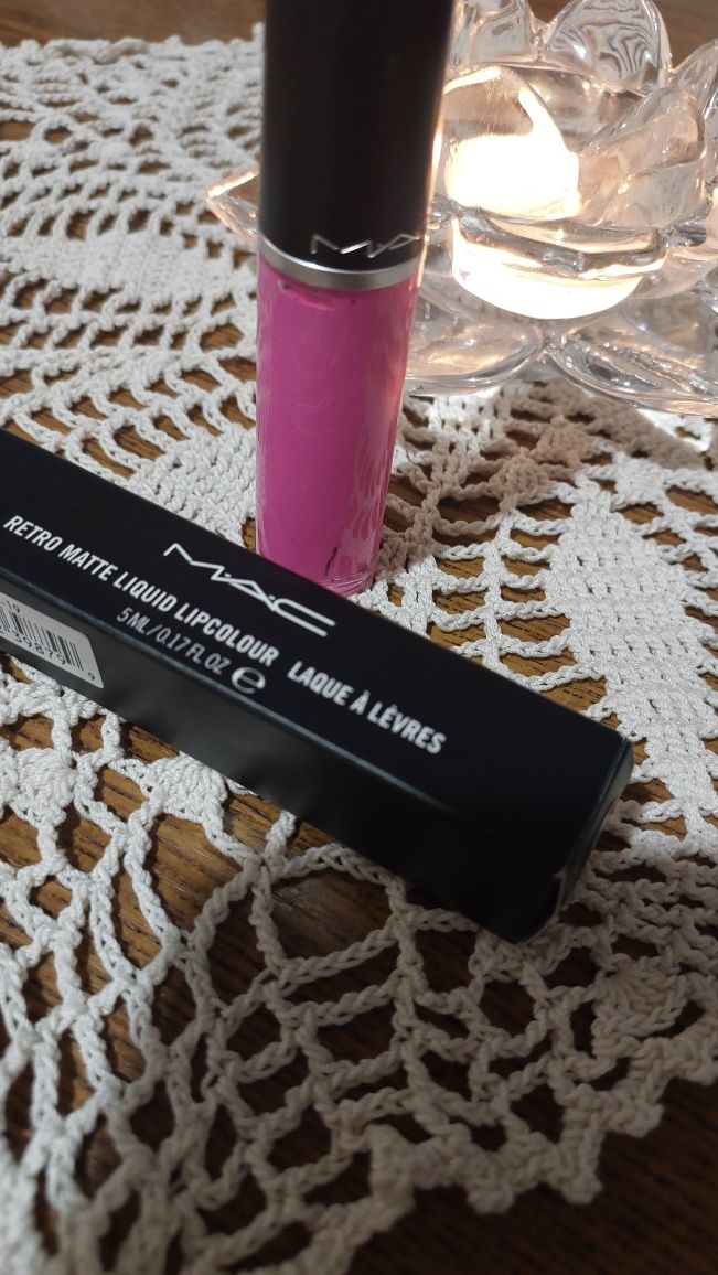 Szminka MAC cosmetics Retro Matte różowa matowa 336 fuchsia flicker