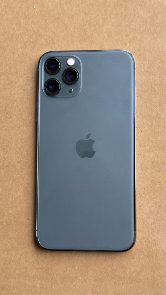 IPhone 11 Pro + Capa carregadora original