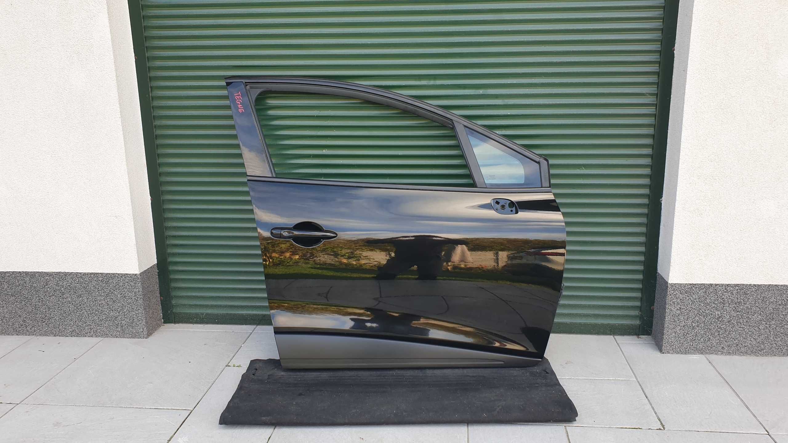 Renault Clio IV 4 drzwi prawe przednie prawy przód kolor TEGNE 31