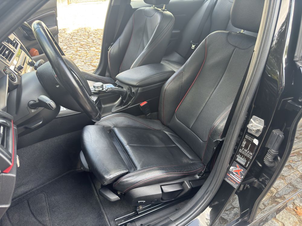 Bmw 116d sport line automático com Pack M