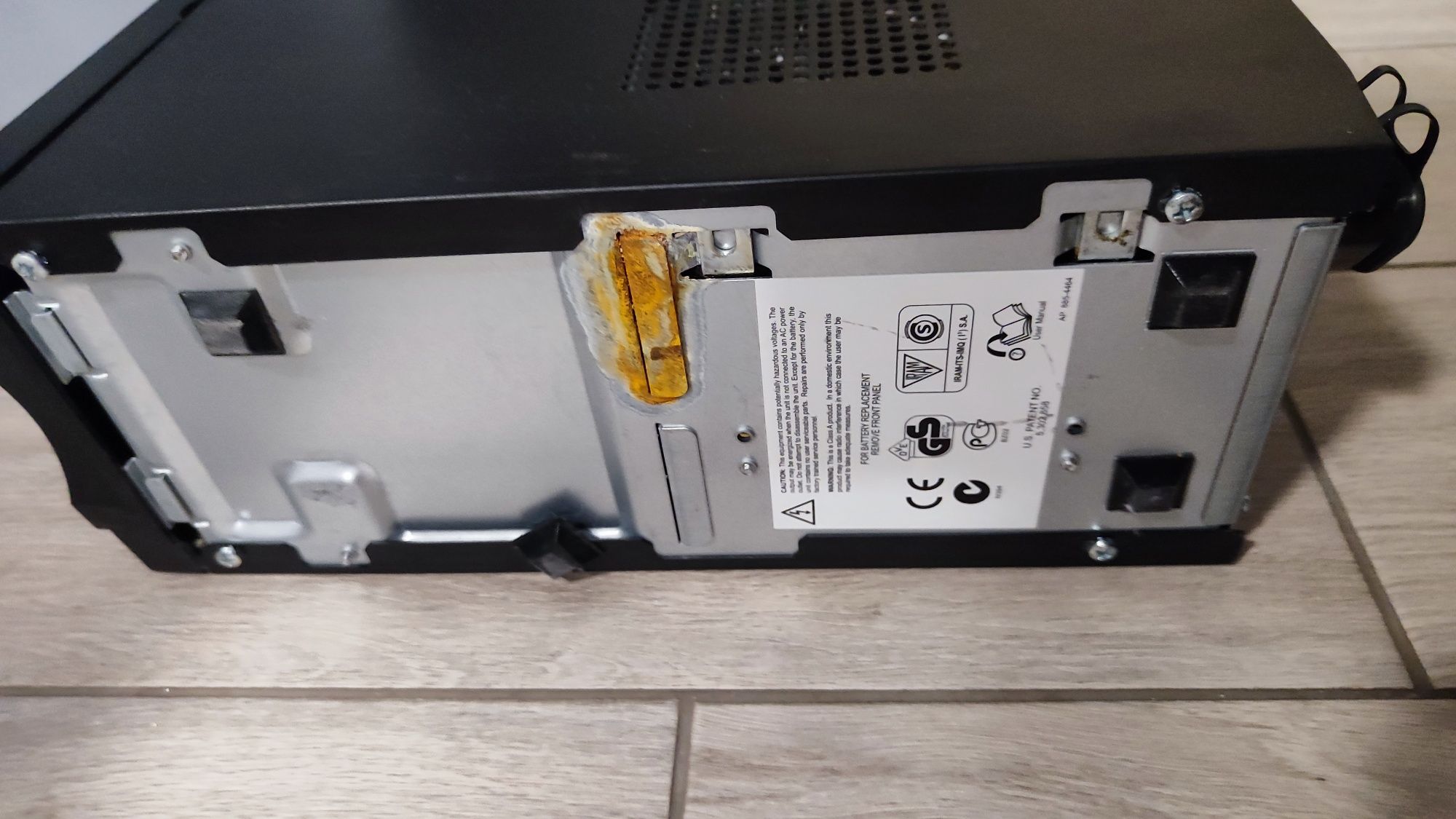 Блок безперебійного живлення Aps Smart-UPS 750 (SMT750I)