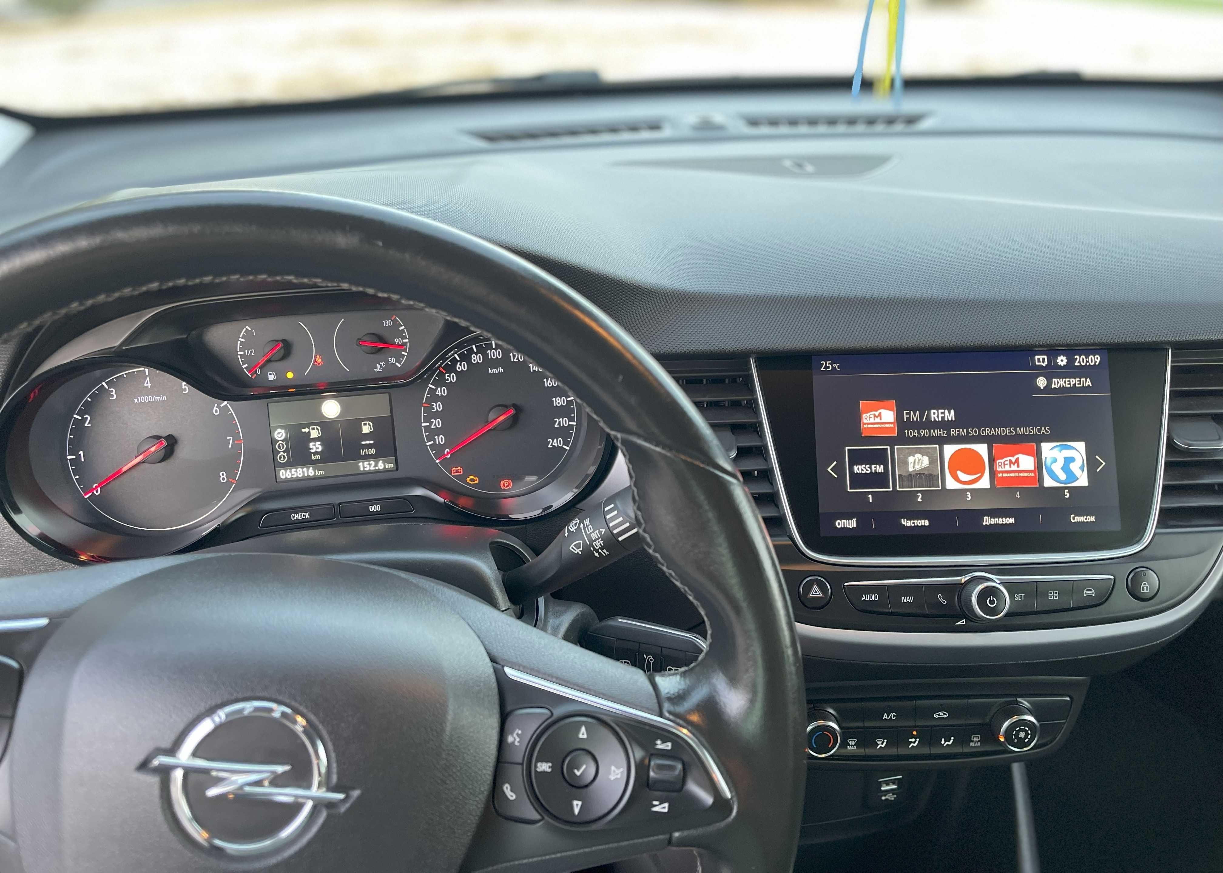 Opel Crossland X, 2017