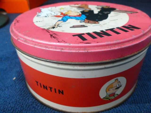 Lata para colecionar, com alguns anos, do Tintin
