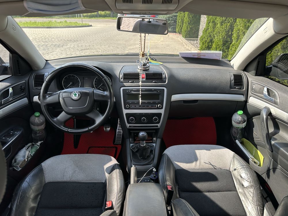 Продам автомобіль Skoda Octavia A5 2011 року випуску.