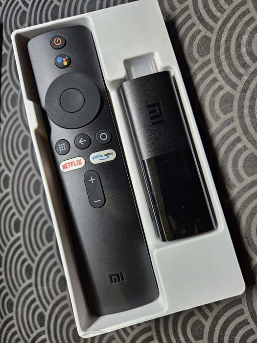 Mi TV Stick (Android TV + Chromecast + Bluetooth Voice Remote)
