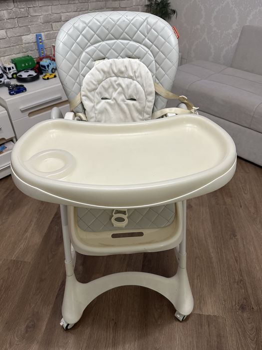Дитяче крісло для годування