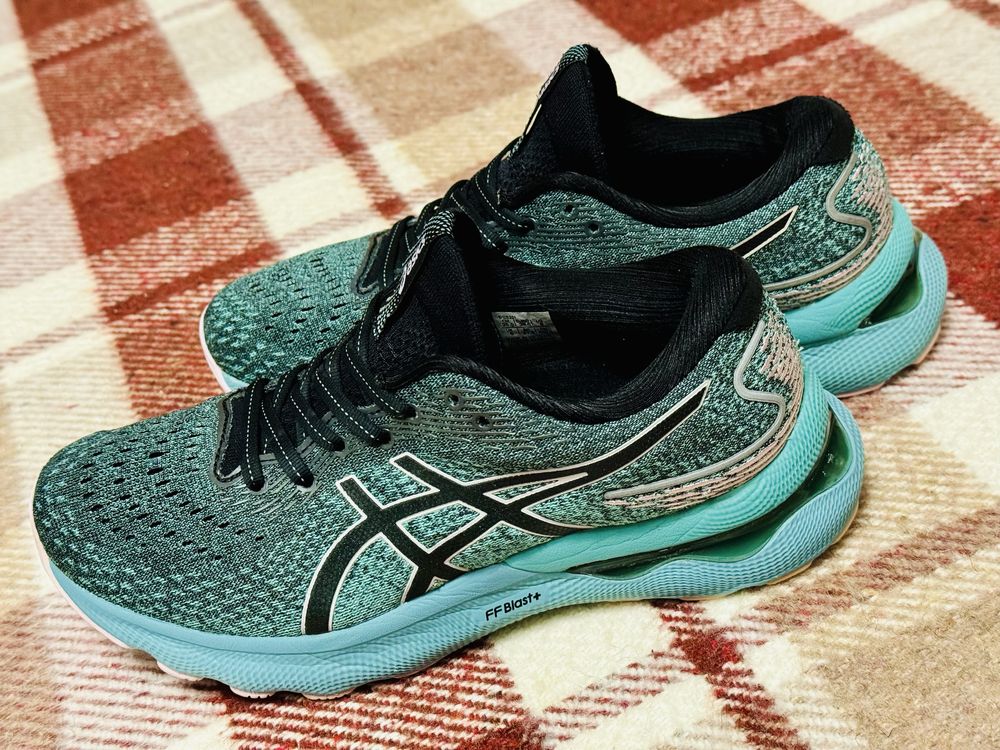 Бігові жіночі кросівки Asics Gel-Nimbus 24 (Оригінал), розмір 38