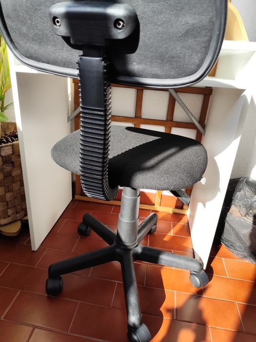 Conjunto secretária + cadeira