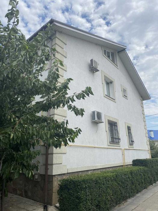 Продам шикарный дом район Горбаневка