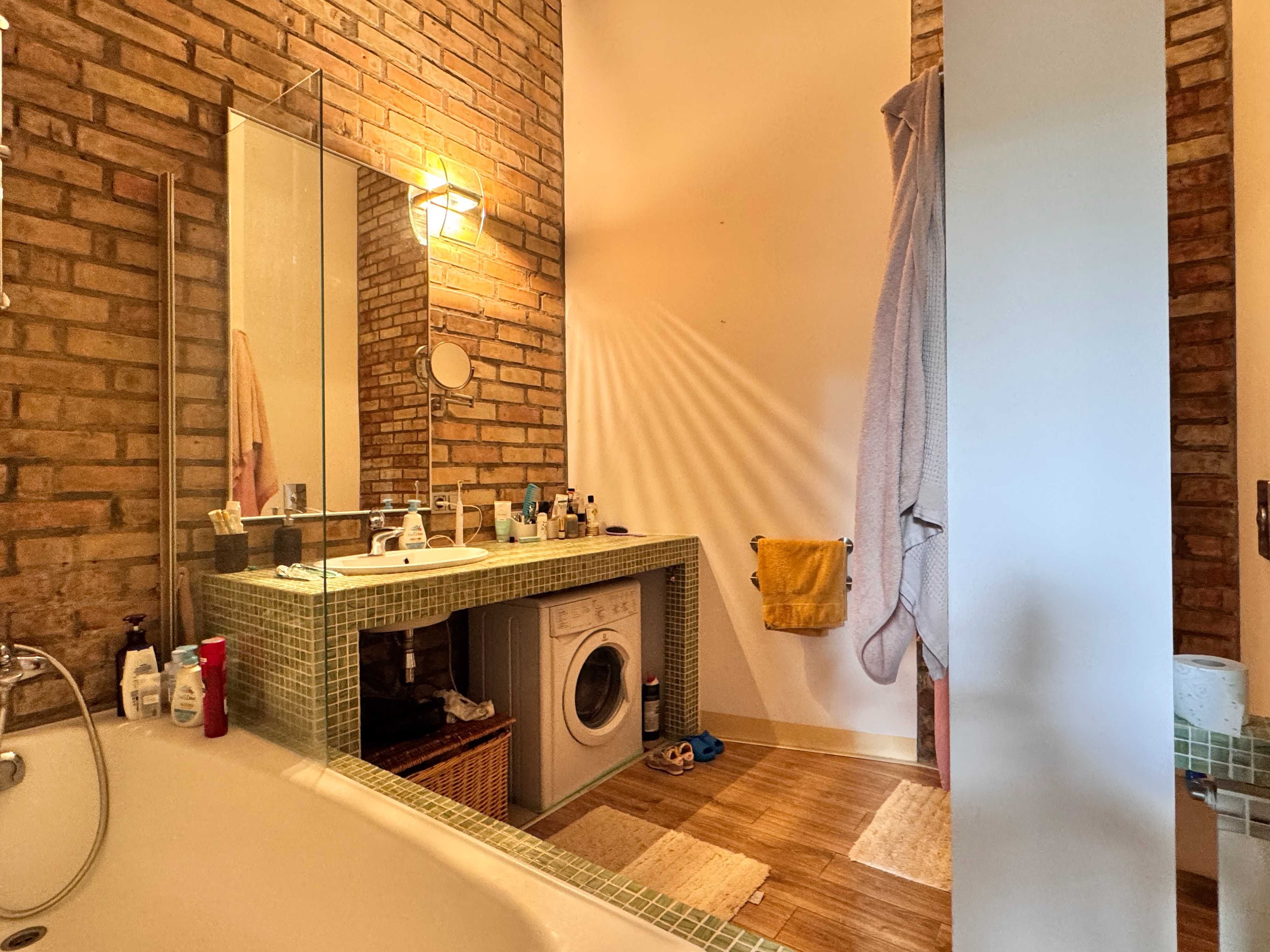 Продаж 2к квартири в царському будинку Січових Стрільців 24 (Артема)