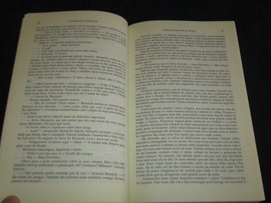 Livro O Rinoceronte do Papa Lawrence Norfolk