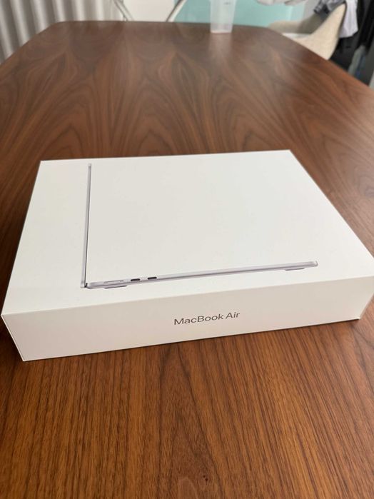MacBook Air de 13'' - M4 16gb RAM 512Gb SSD (NOVO EM CAIXA GARANTIA)
