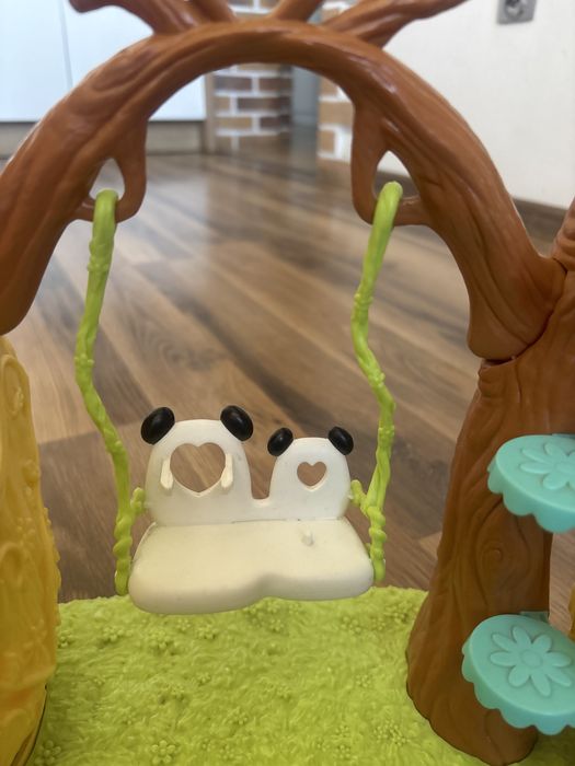 Domek Enchantimals duży.