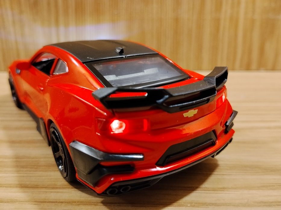 Модель Chevrolet Camaro 1:32 автоэксперт металл свет звук инерция Кама