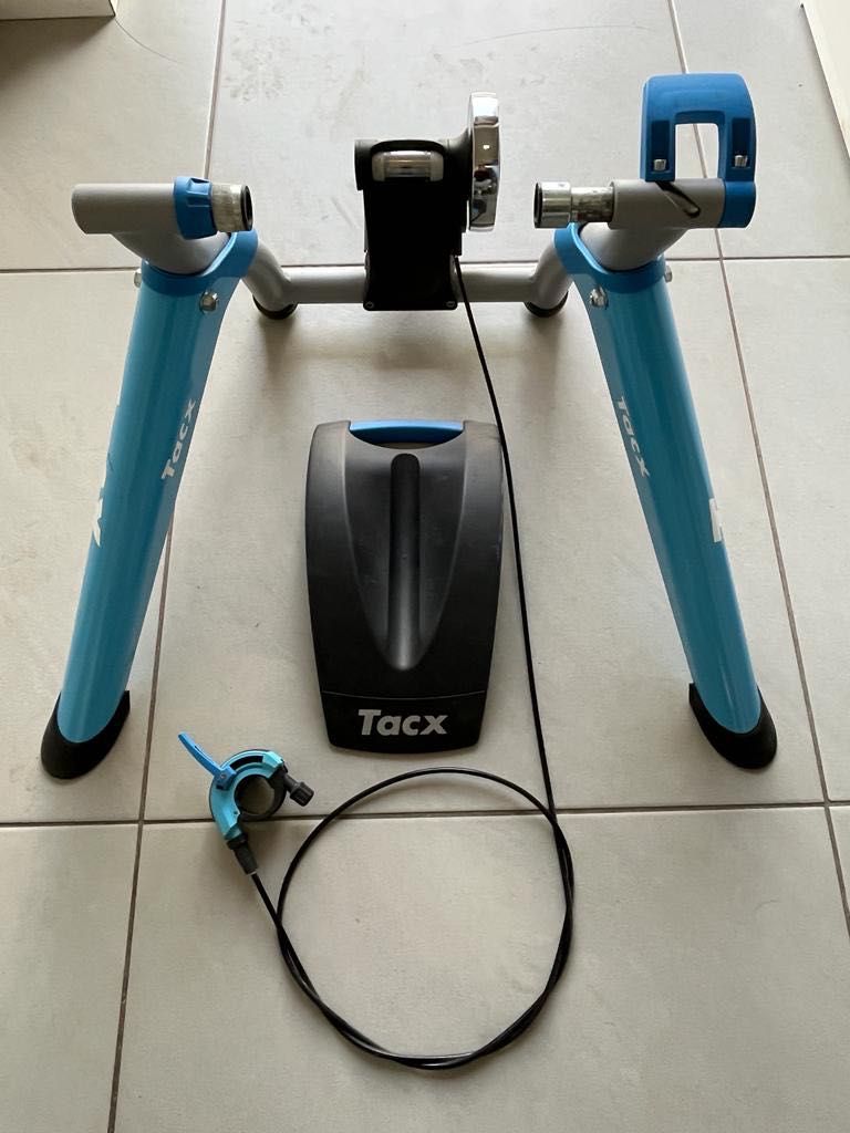 Trenażer rowerowy Tacx Satori Smart