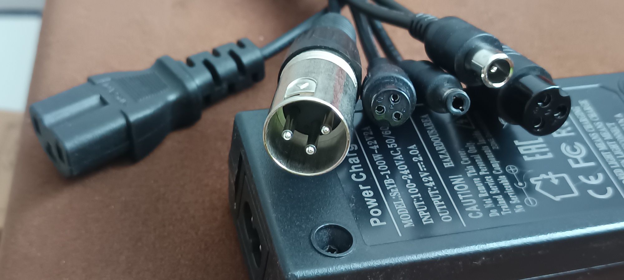 Ładowarka do rowerów elektrycznych 5w1 hulajnog 42V2Ai
