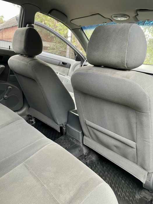 Chevrolet lacetti 2012 рік.в рідній фарбі.